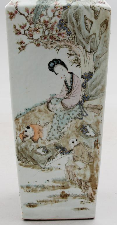 VAS, porslin, Kina, 1800-/1900-tal.
