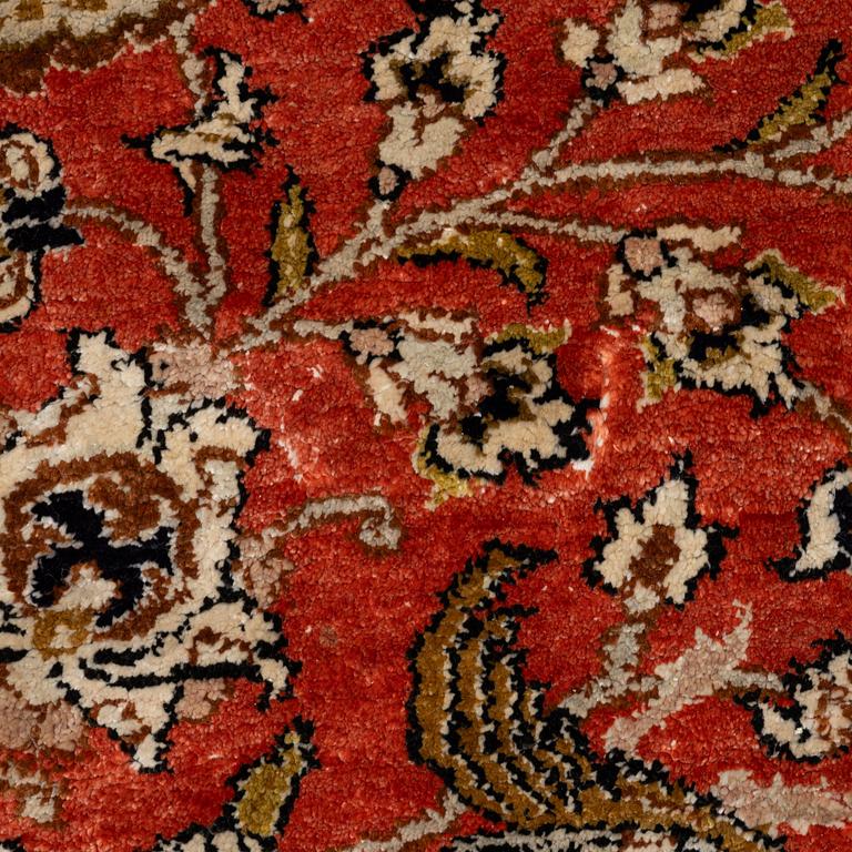 Carpet, silk, Nain, approx. 294 x 190 cm.