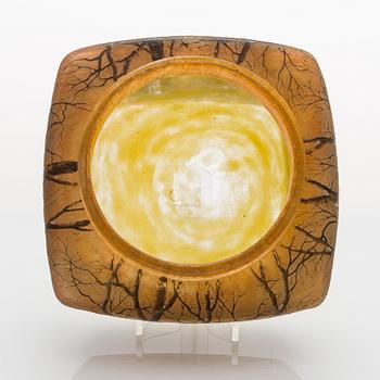 An early 20th-century French glass bonbonnière by Daum Nancy.