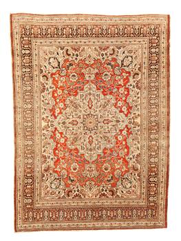 298. A rug, Antique Tabriz, so-called Hadjalili, ca 169 x 121-125 cm.