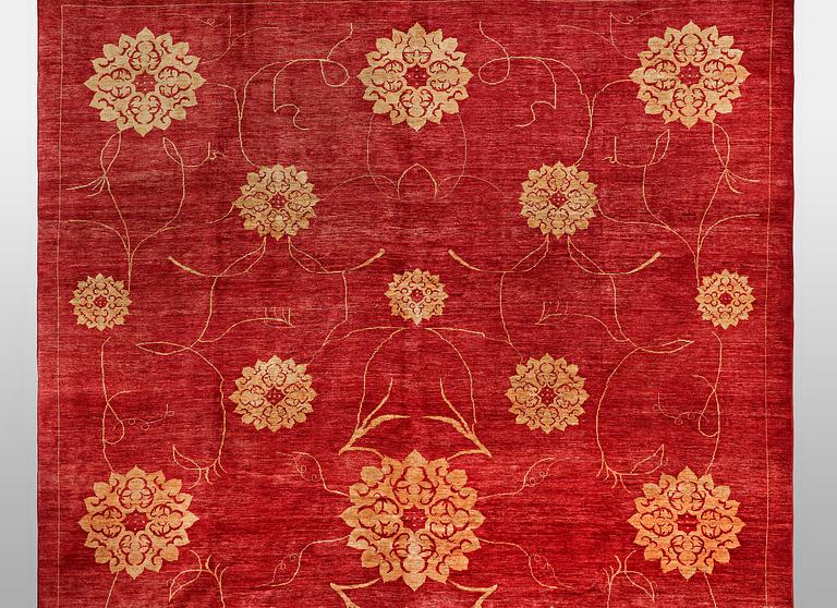 A carpet, Zieglar design, ca 524 x 367 cm.
