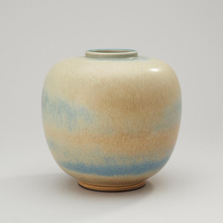 A Berndt Friberg stoneware vase, Gustavsberg Studio 1954.