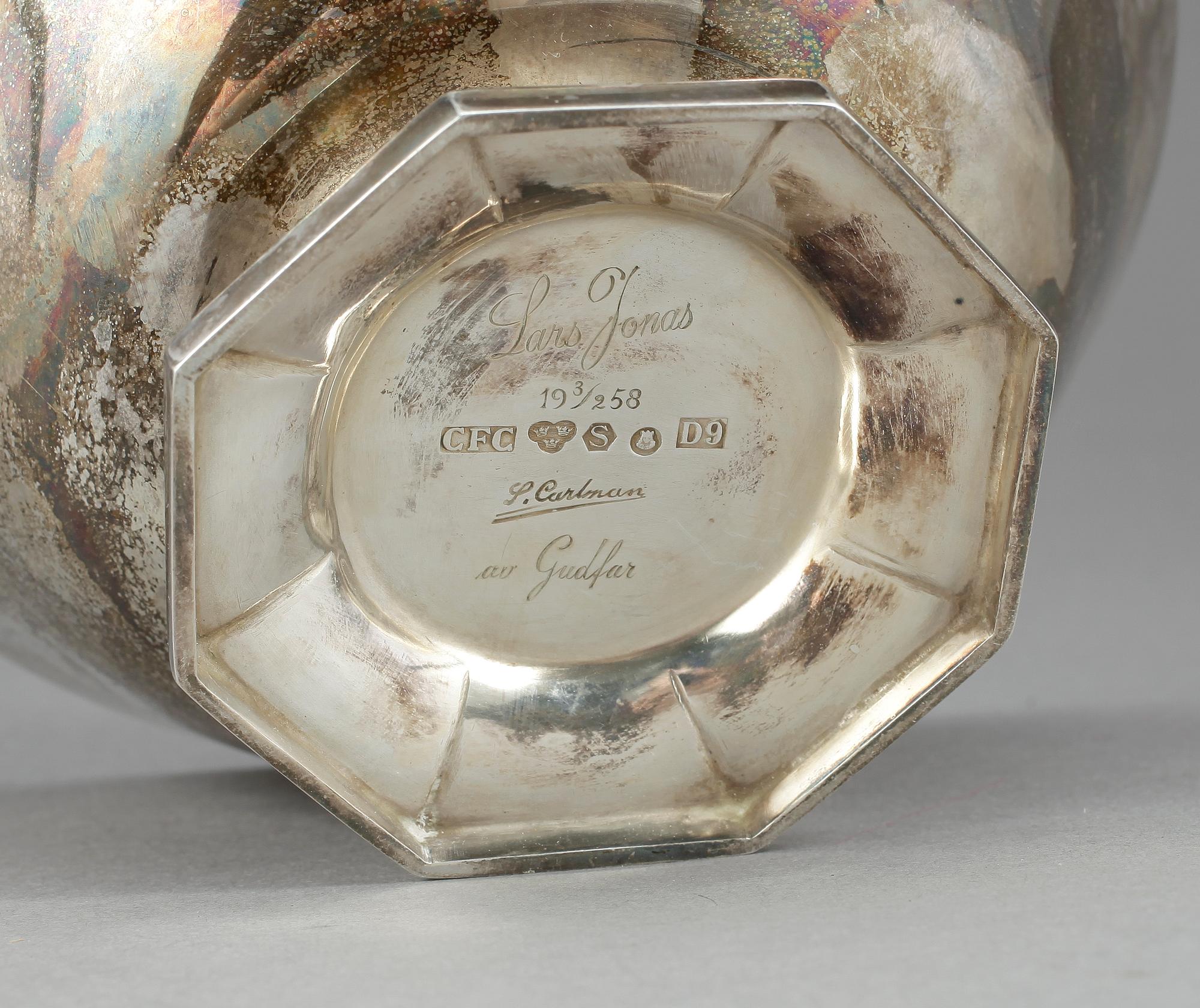 SKÅL, silver, CFG Stockholm 1954. Vikt 328,7 g.