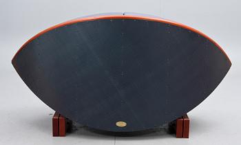 SOFFA, "Keflavik", Sigurdur Gustafsson, Källemo AB, 2000-tal, sign o numr 11/99.