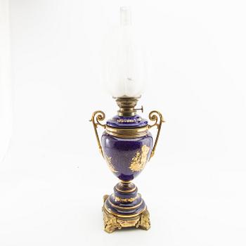 Bordsfotogenlampa omkring 1900.