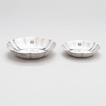 Two 1950s silver bowls Hopeatehdas, Helsinki, 1957.