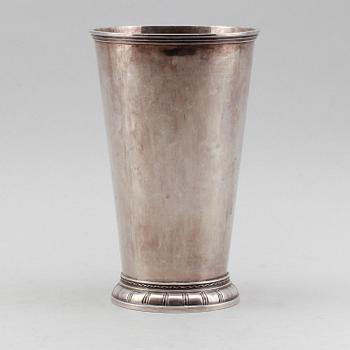 BÄGARE, silver, Eric Råström, Stockholm 1949. Vikt ca 528 gram.