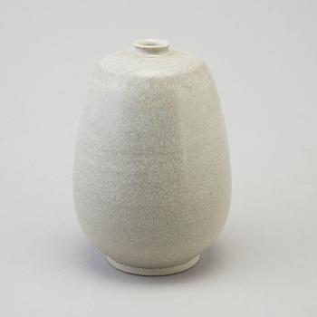 ERICH OCH INGRID TRILLER, vas, stengods, Tobo.