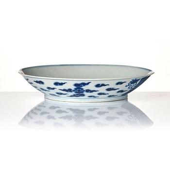 A blue and white phoenix dish, Qing dynasty, Guangxu mark and period (1875-1908).