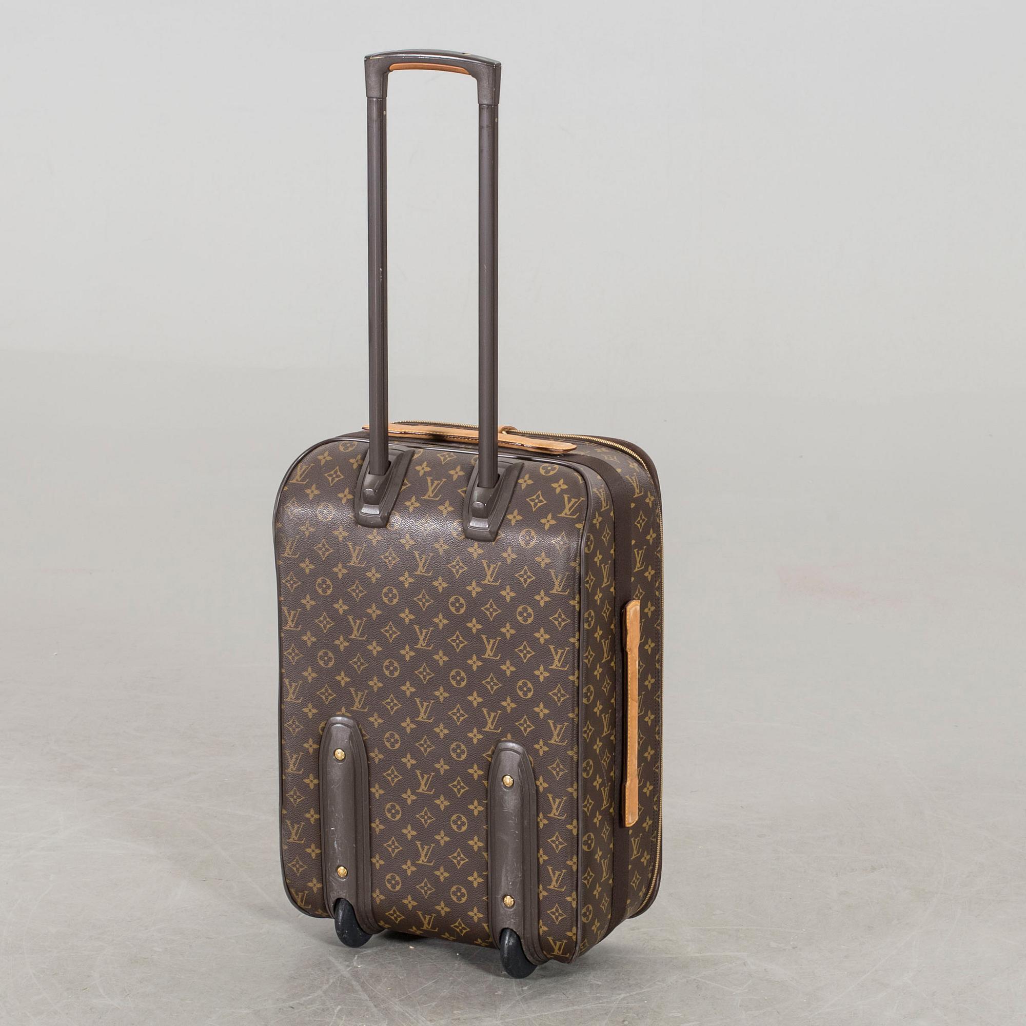 LOUIS VUITTON, cabin luggage, PEGASE 60, M23250, monogram canvas, ID holder marked UT.