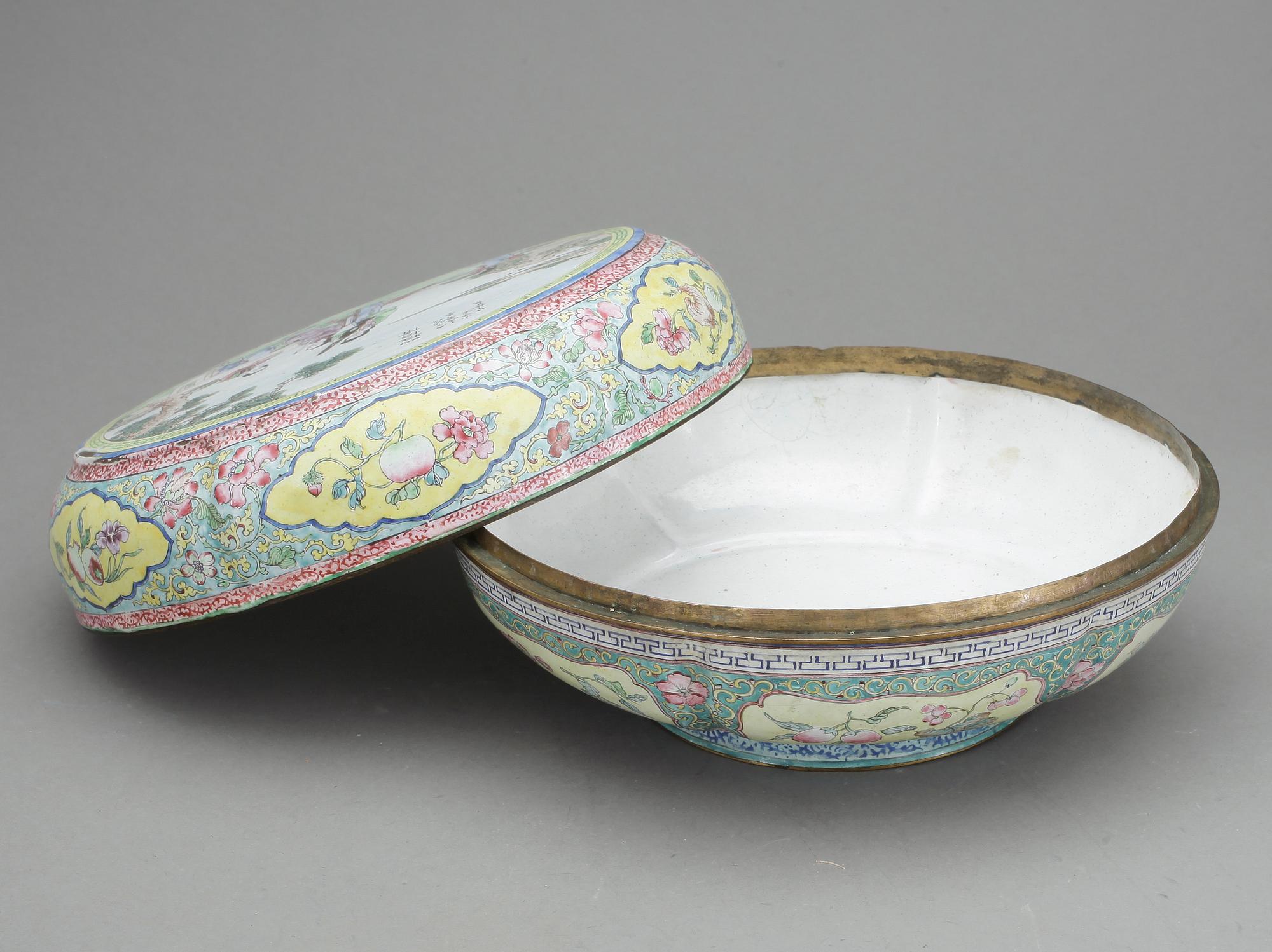 ASK med LOCK, cloisonne, Kina, Sen Qing dynasti.