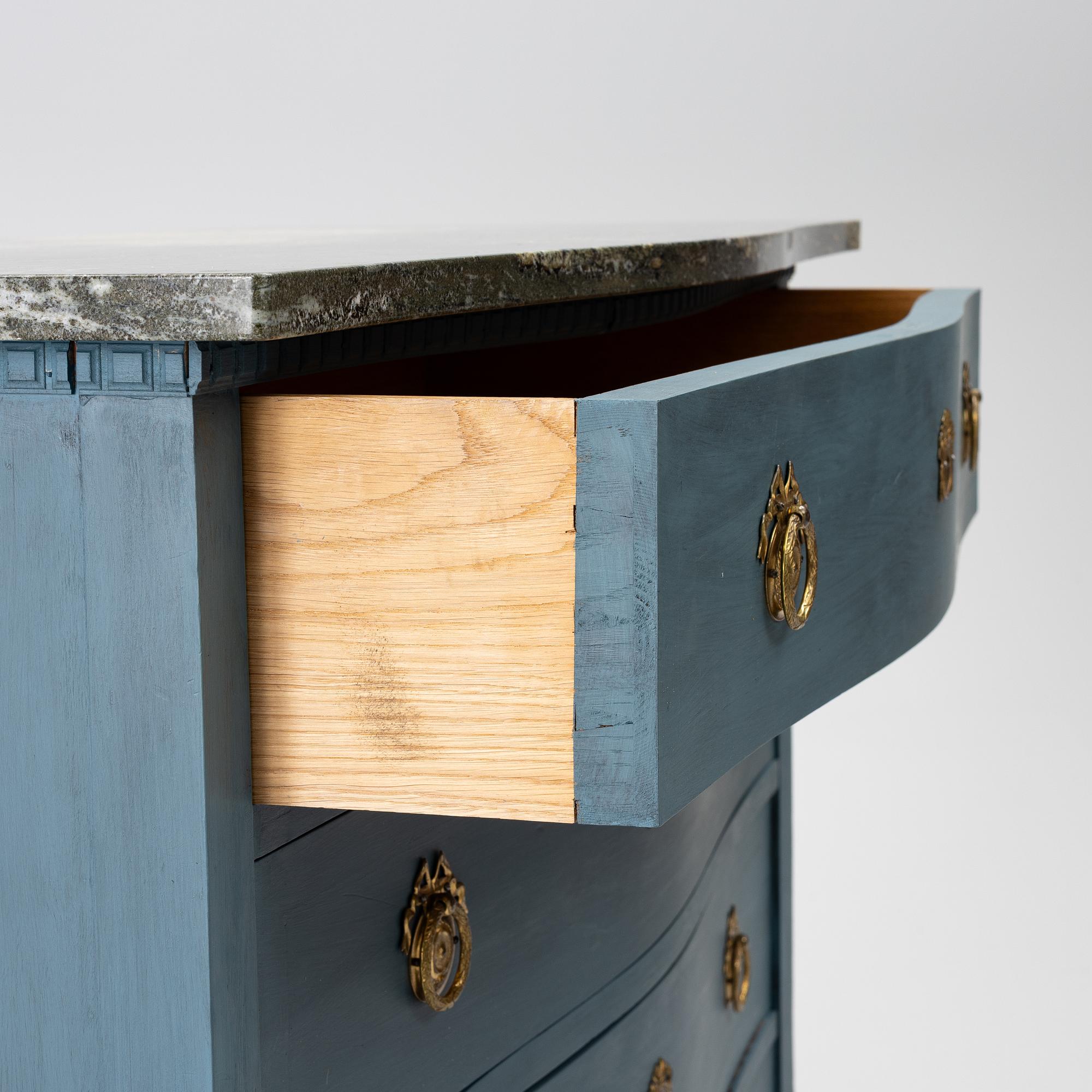 Chest of drawers, first half of the 20th century.