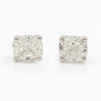 Earrings, a pair, 18K white gold with cushion-cut diamonds totalling 1.03 ct, accompanied by GIA dossier.