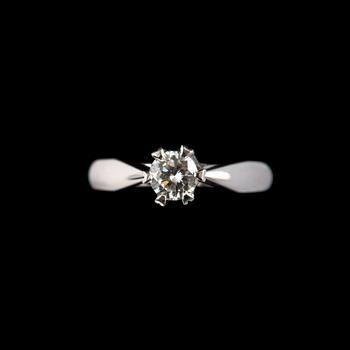 356. RING, briljantslipad diamant 0.50 ct W/vs. 14K vitguld. Silvan Helsingfors 2010.