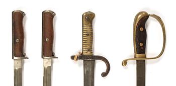 BAJONETTER, 3 st, samt POLISSABEL,1800/1900-tal.