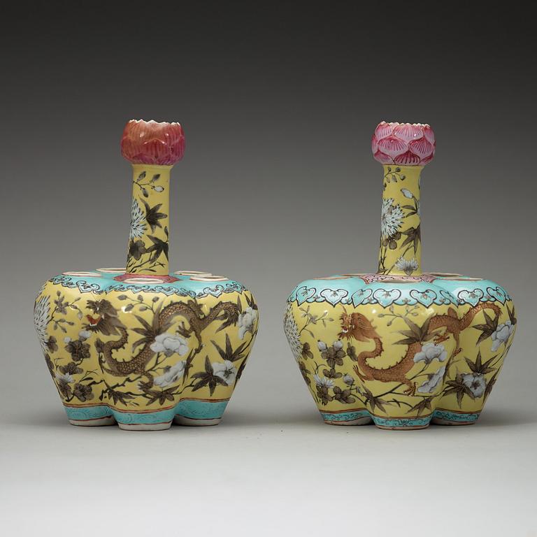 Two tulip vases, late Qing dynasty, circa 1900.