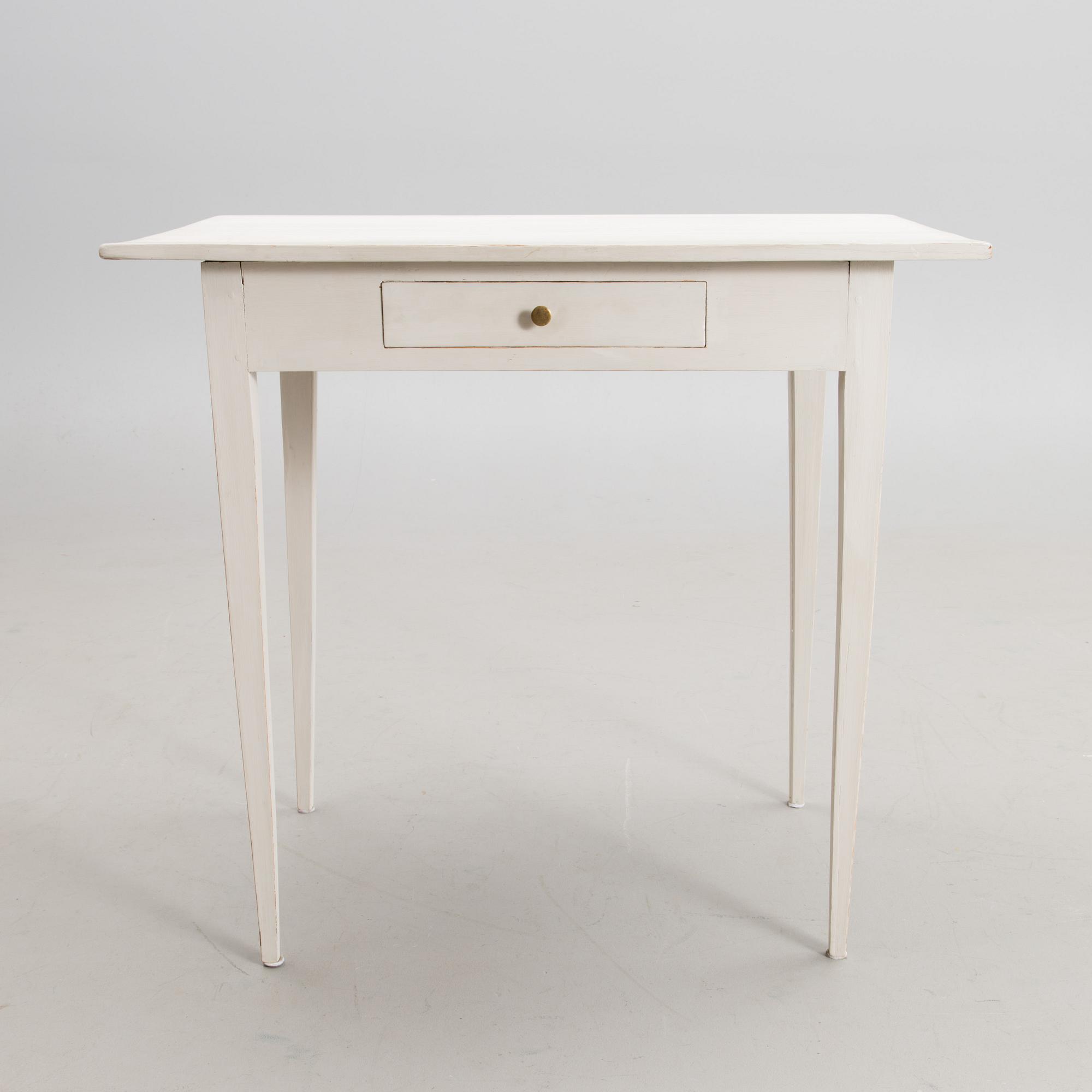 An early 20th century table.