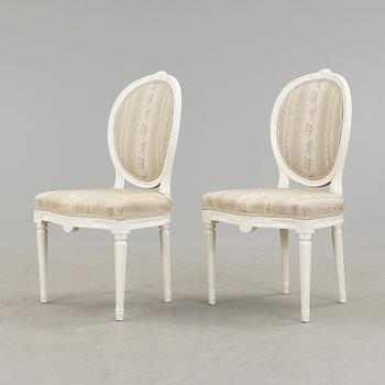 STOLAR, ett par, gustaviansk stil, 1900-talets början.