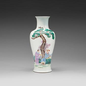 444. A finely painted famille rose vase, Republic (1912-49) with Qianlong's mark.