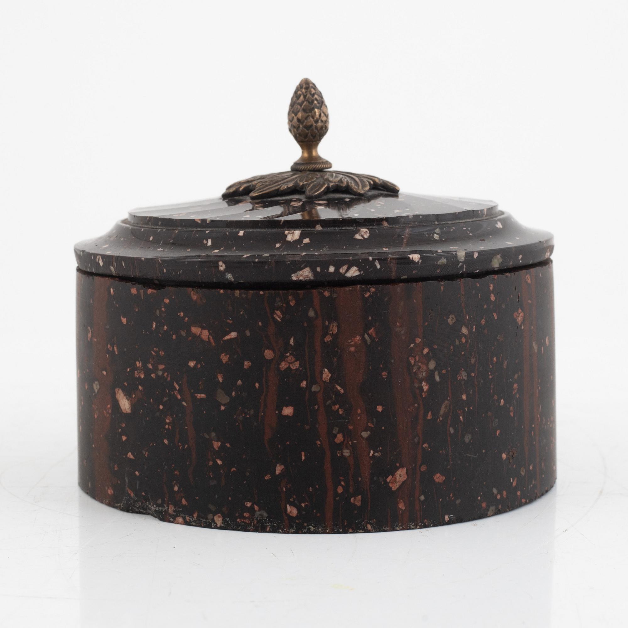 Smörask med lock, Älvdalen, 1800-talets första hälft, Empire.