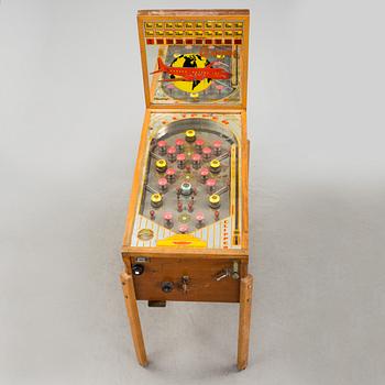 A TH Bergmann & Co "Clipper" pinball-game.