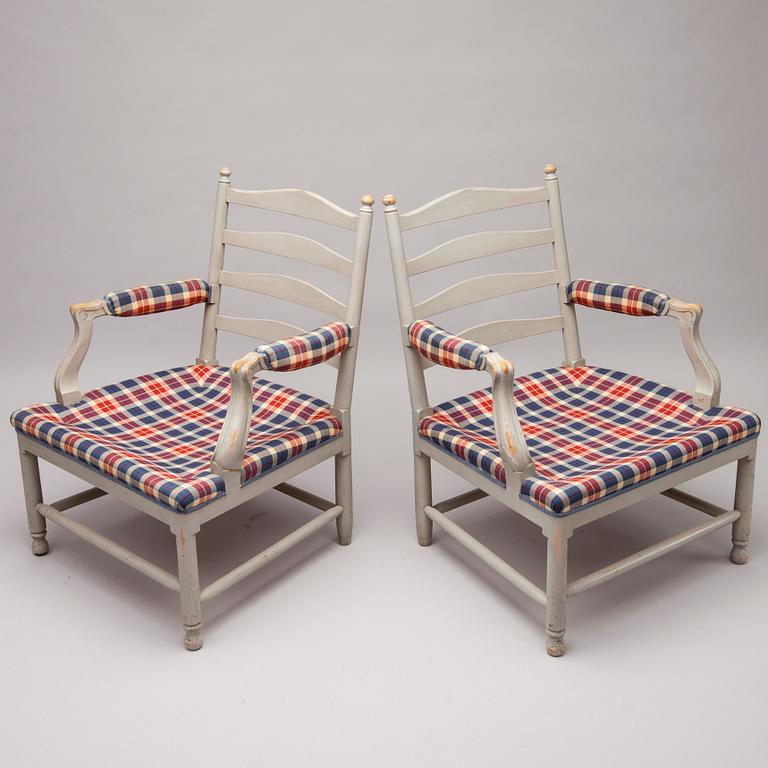 FÅTÖLJER, ett par, s.k. Gripsholms-modell, 1900-talets senare hälft.