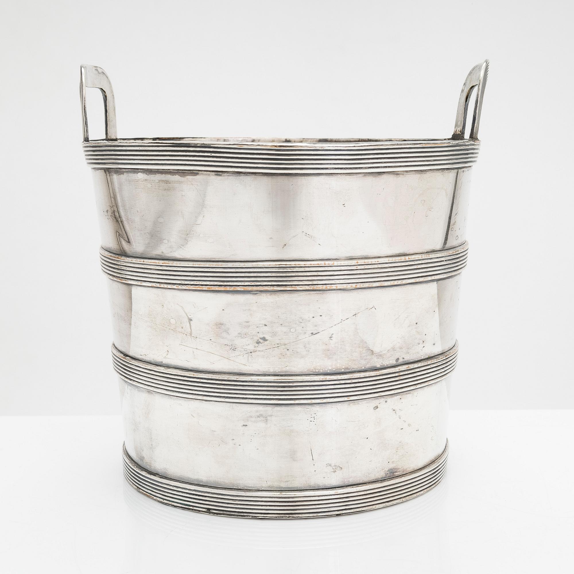 Vinkylare, försilvrad, England, 1800-talets första hälft.