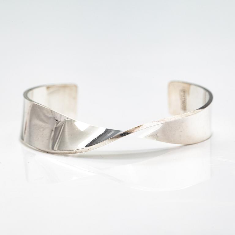 Pekka Piekäinen, Armband, sterlingsilver. Platinoro, Åbo.