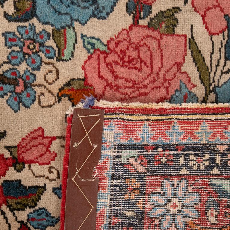 Rug, Bakhtiari semi-antique approximately 150x112 cm.