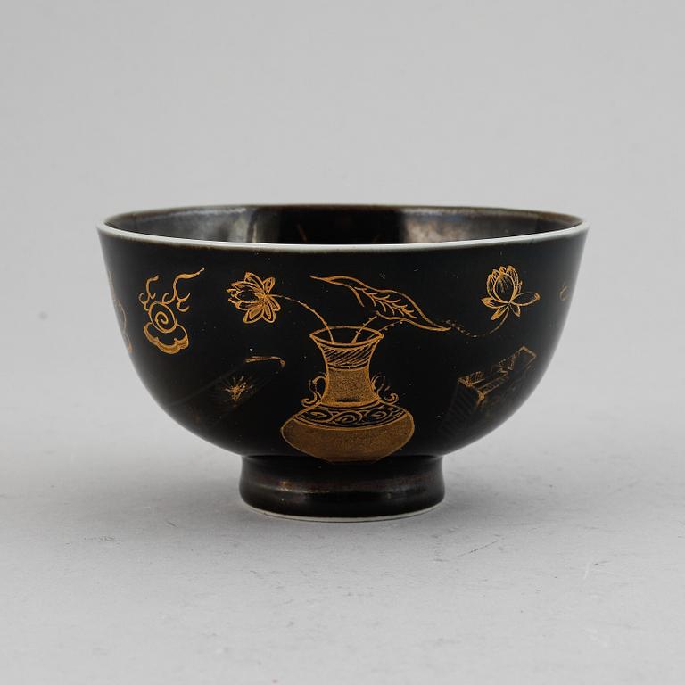 A black glazed bowl, Qing dynasty, 18th Century.