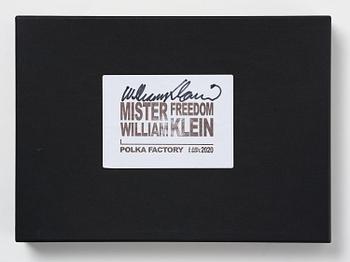William Klein, ”Mister Freedom koffert - full set edition”, 2020.