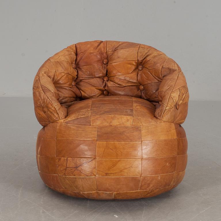 FÅTÖLJ/SITTPUFF, 1900-talets sista fjärdedel.