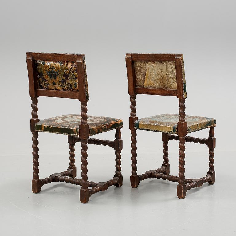 STOLAR, ett par, barockstil, en brännmärkt VaNC, omkring sekelskiftet 1900.