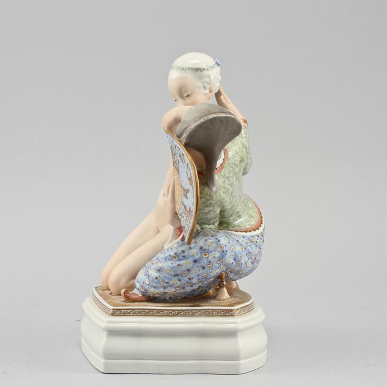 FIGURIN, porslin, Gerhard Henning, Royal Copenhagen, omkring 1900-talets mitt.