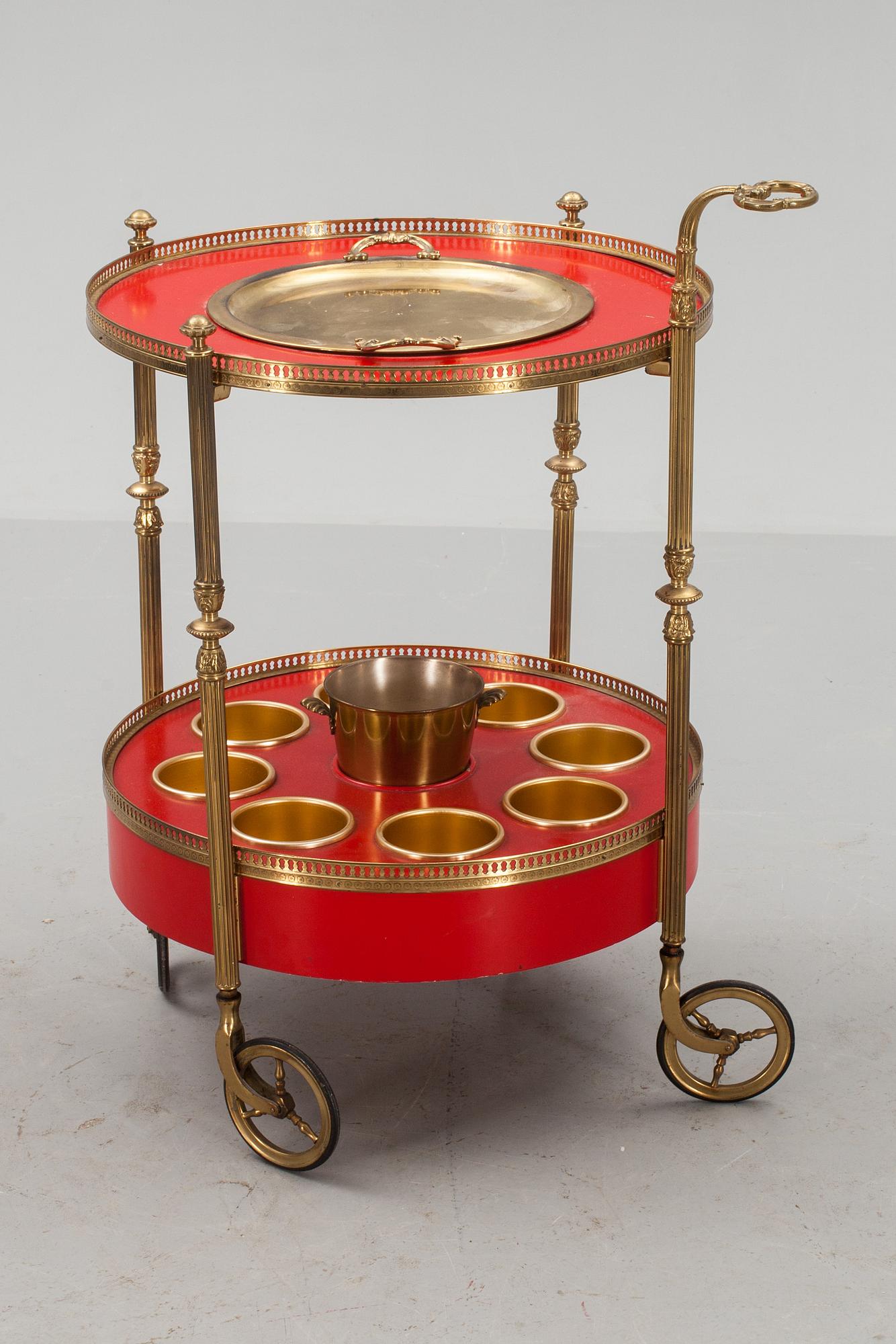 SERVERINGSVAGN, 1900-talets mitt.