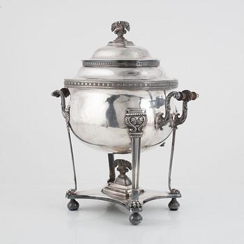 Tesamovar, nysilver, empirestil, omkring 1900.