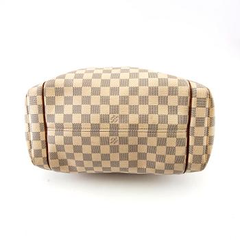 Louis Vuitton,