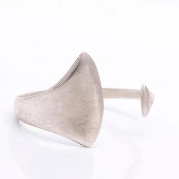 Georg Jensen bangle, sterling silver, circumference approx 16 cm, Hans Hansen.