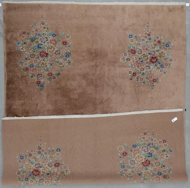MATTA, semiantik/old, Kina, ca 410X300 cm.