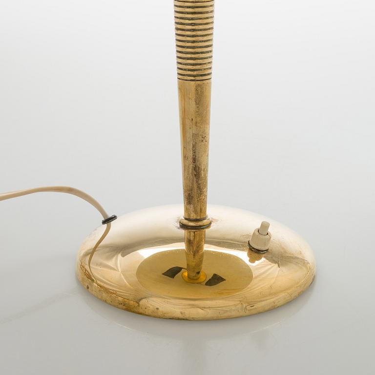 Pöytävalaisin Itsu 1900-luvun puloväli.