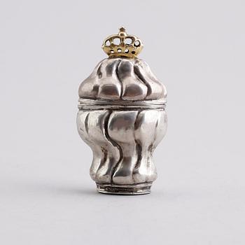 LUKTDOSA, silver, Jörgen Nielsen Lind, Köpenhamn 1740. Vikt ca 27 gram.