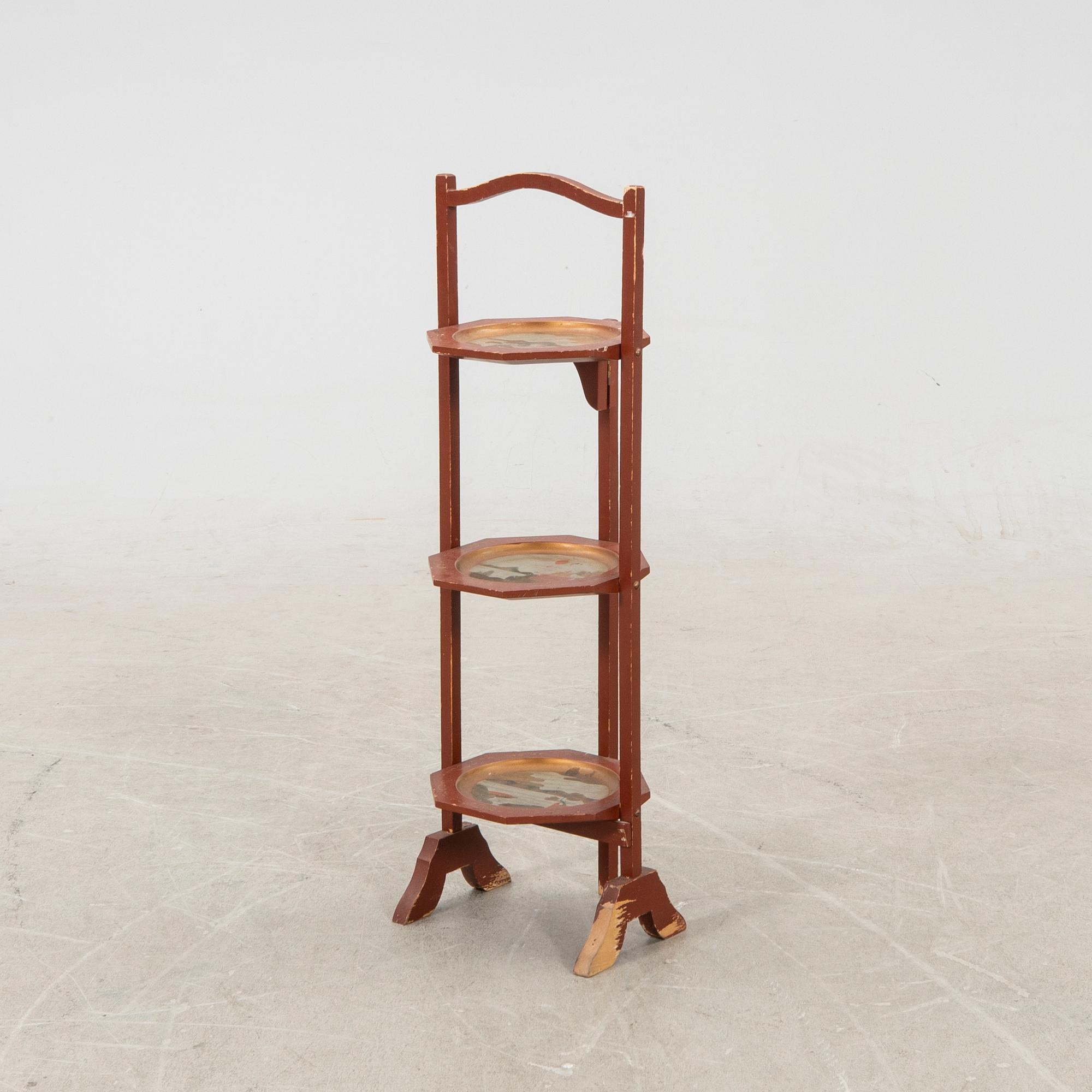 Cake stand from the beginning of the 20th century.