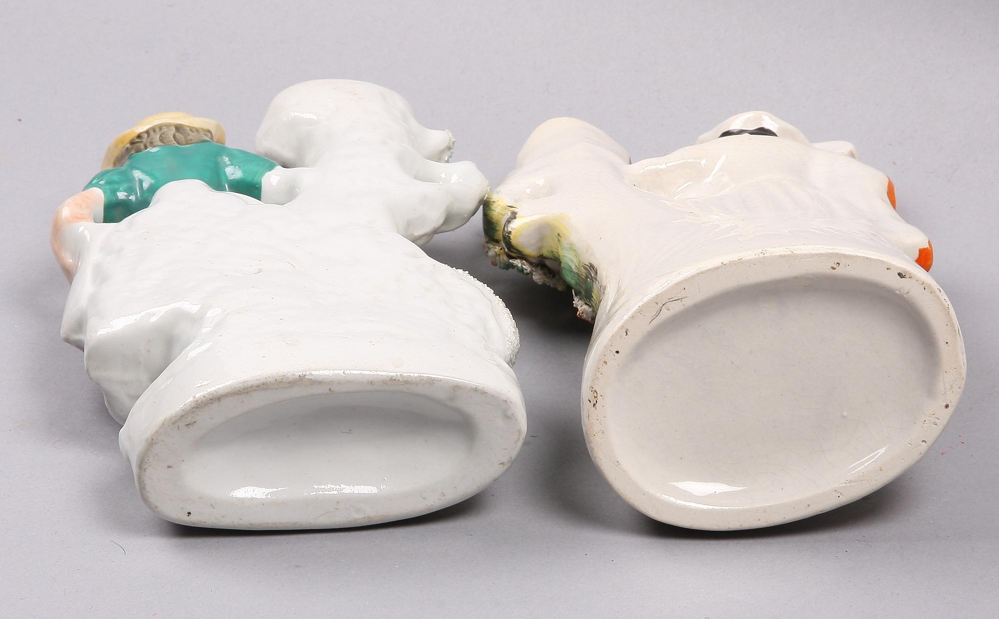 FIGURINER, ett par, porslin, möjligen Staffordshire, 1800-tal.