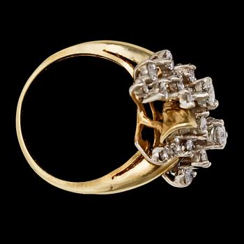 RING, briljantslipade diamanter, tot. ca 1.50 ct.