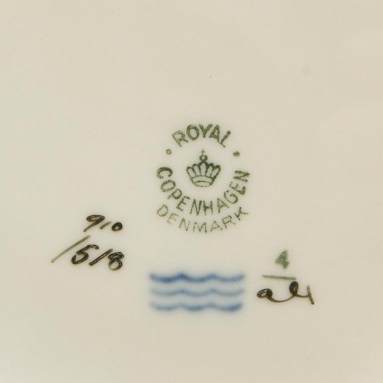 Servis ca 60 dlr "Frijsenborg" Royal Copenhagen Danmark 1900-talets mitt porslin.
