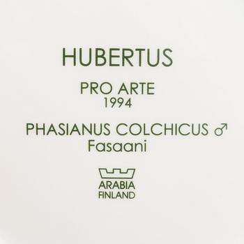 Dorrit von Fieandt, tallrik, porslin, "Hubertus" Pro Arte 1994, Arabia.