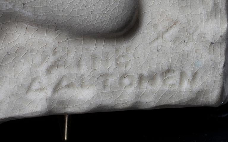 RELIEF. Signerad Väinö Aaltonen.