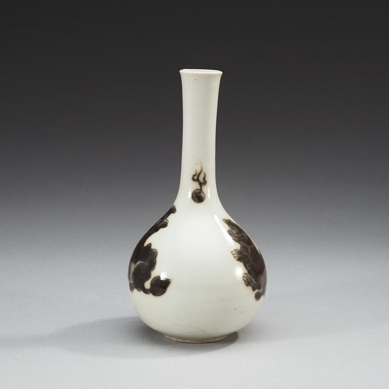 An underglaze red vase, Qing dynasty, Kangxi (1662-1722).