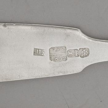 Parti silver, 5 delar, bär stämplar från bla St Petersburg, 1800-tal. Tot vikt ca 250 g.