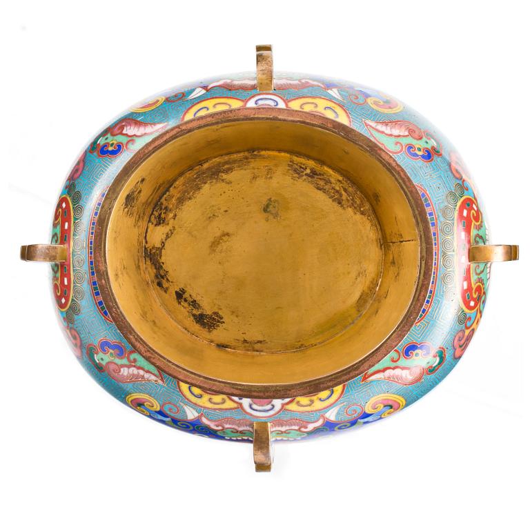 A cloisonné ceremonial ewer with cover, late Qing dynasty/Republic.
